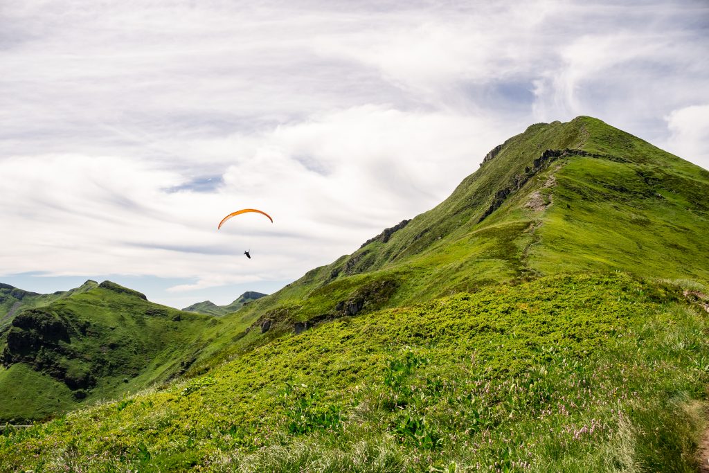 Parapente dans le Cantal