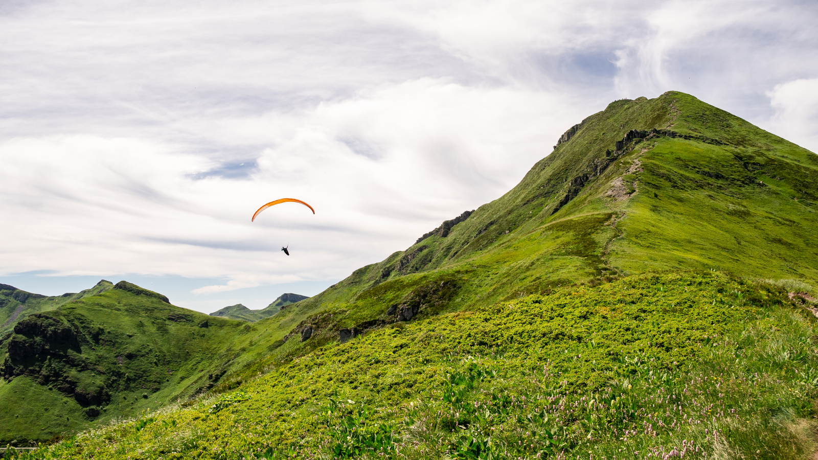 Parapente dans le Cantal