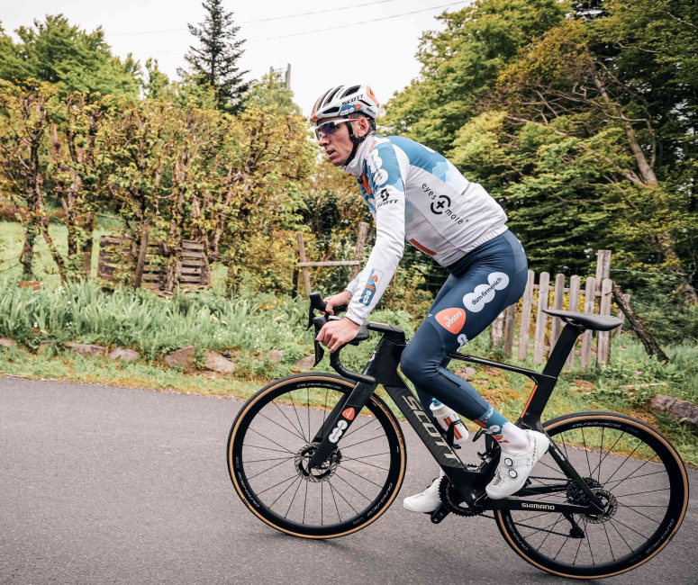 Romain Bardet RBX dans le Cantal