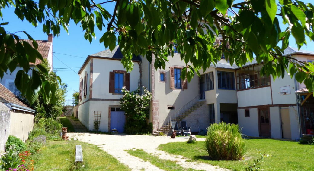 GITES DE FRANCE ALLIER CHAMBRES D'HOTES AUX BABOTEURS VALLON EN SULLY