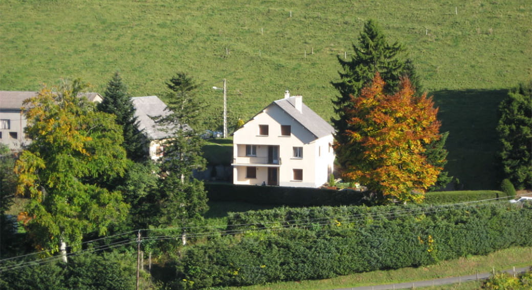 Appartement Ballot Orcival extérieur