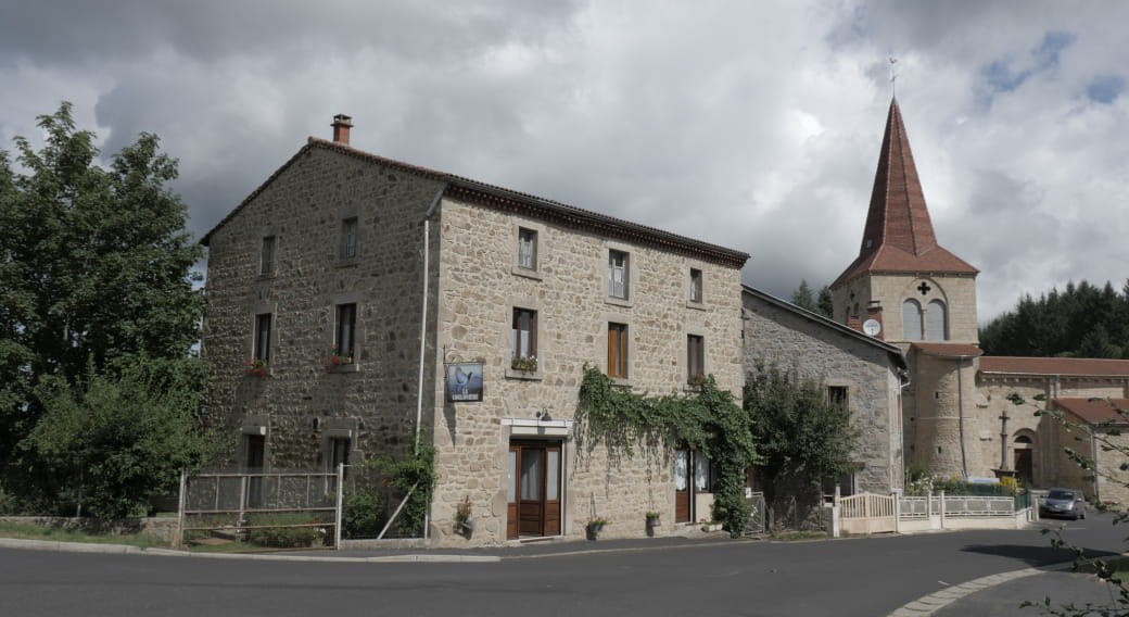 A l'entrée du bourg