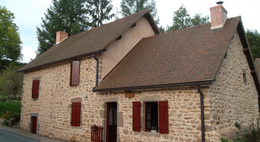 Gîte de pêche Le Moulin d'Emile .visite du grand parc LE PAL vichy avec ses bains relaxants quelles fabuleuses vacances dans un hébergement spacieux et calme  