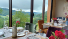 Salle avec vue vallée de la Doire-château Anjony et village de Tournemire