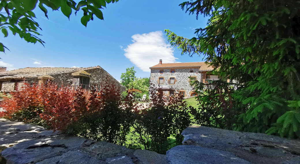 Chambre d'hôtes - Le Clos des pierres rouges