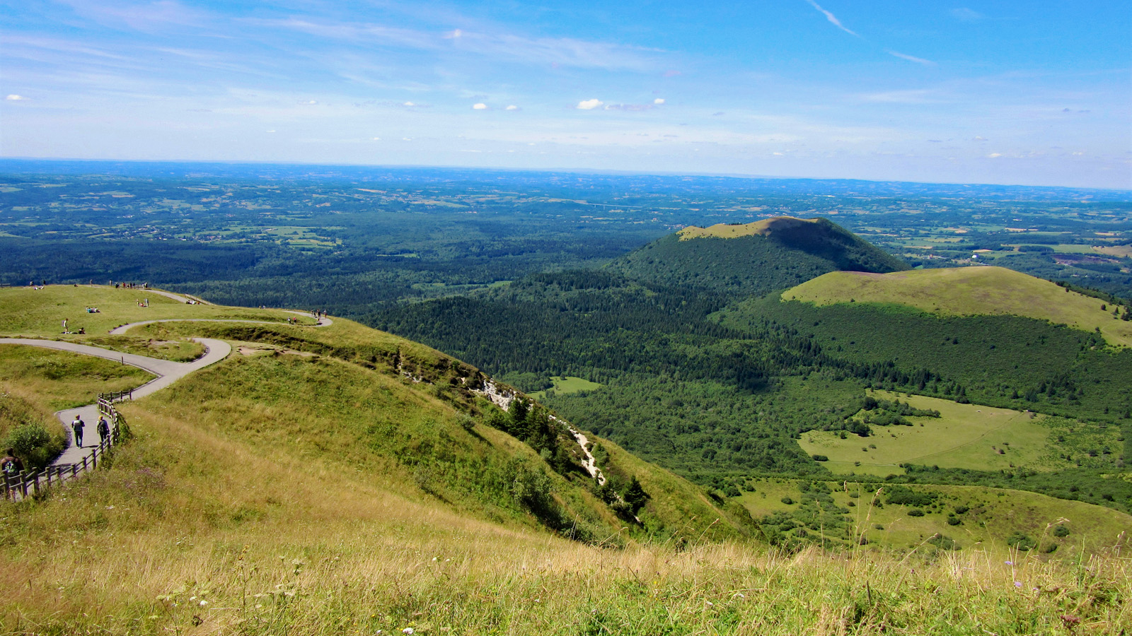 Vue du sommet du puy de Dôme