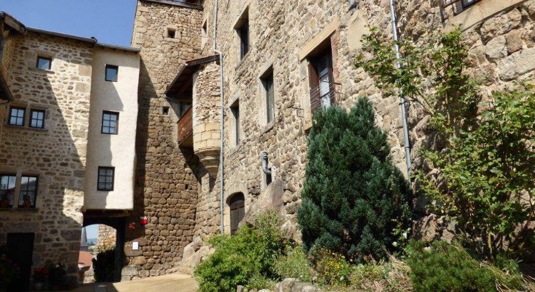 Journées du Patrimoine : visite guidée du bourg médiéval, de l’église et du Château