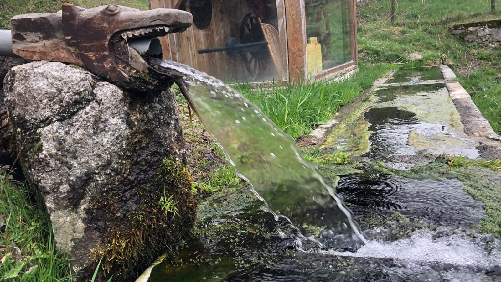 Fontaine de la Bête à la Besseyre Saint-Mary