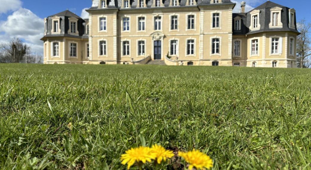 GITES DE FRANCE CHATEAU DE LA BOUCHATTE CHAZEMAIS ALLIER AUVERGNE