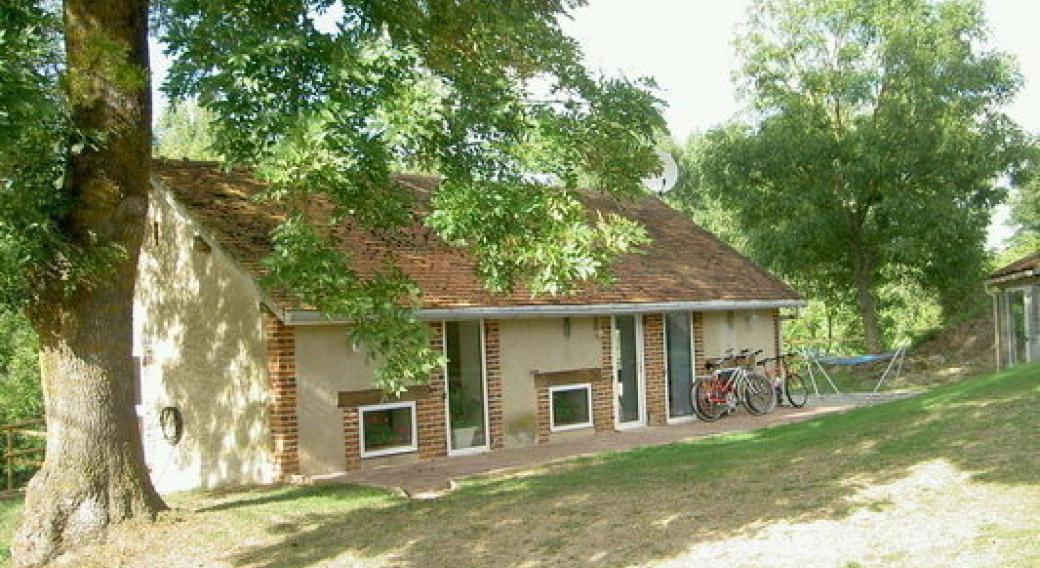 Gîte rural : La Tourne à chatel de neuvre dans l'Allier en Auvergne 