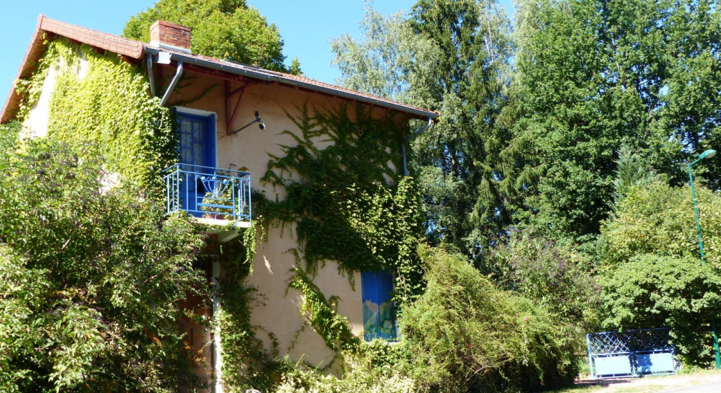 Chambre d'hôte L'atelier de l'Ecureuil Poète à MARIOL dans l'ALLIER en AUVERGNE