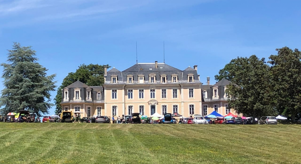 GITES DE FRANCE CHATEAU DE LA BOUCHATTE CHAZEMAIS ALLIER AUVERGNE