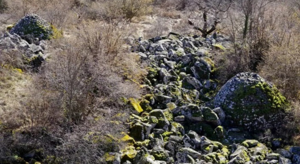 J.E.P.: Visite guidée des chibottes de Vals-près-Le Puy