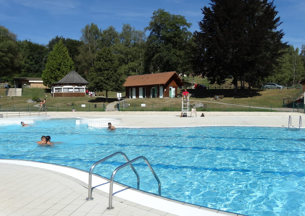 Piscine Aqualudique De Saint Rémy Sur Durolle Auvergne Destination 8113