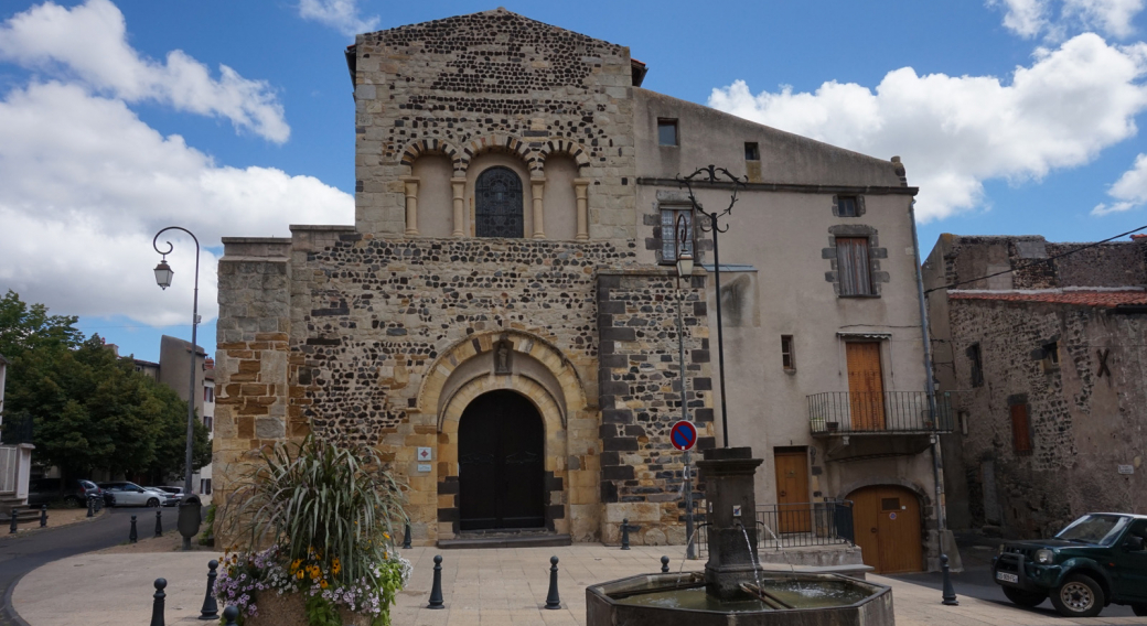 L'abbatiale Saint-Pierre et ses bâtiments conventuels_Beaumont