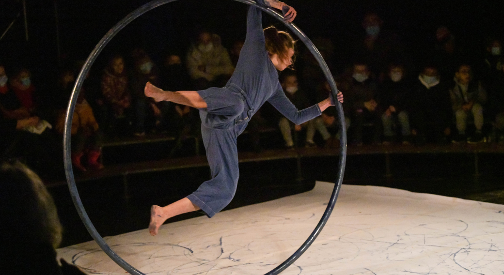 Spectacle de cirque 'Trait(s)' - Cie SCoM