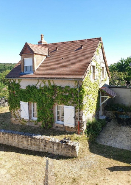 GITE DE FRANCE ALLIER COUTANSOUZE LE GITE DU PEINTRE