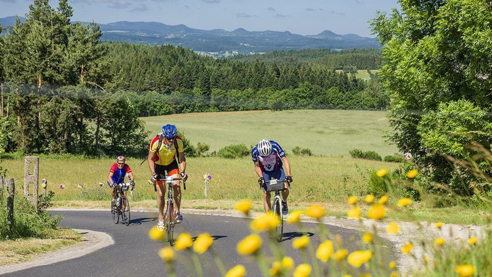 37 - Sur les routes du Haut Velay