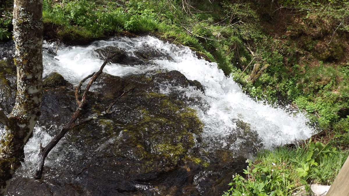 Cascade Du Marilhou Auvergne Destination Volcans