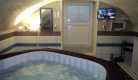 spa jacuzzi avec frigo télé et dvd