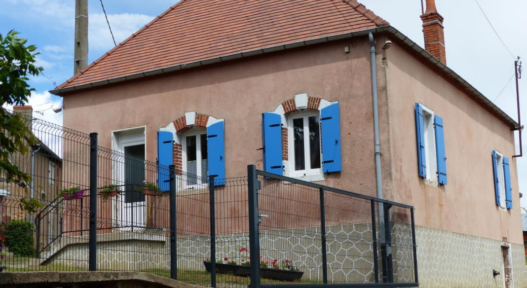 GITE LA MINI FERME SALIGNY SUR ROUDON DANS L'ALLIER EN AUVERGNE