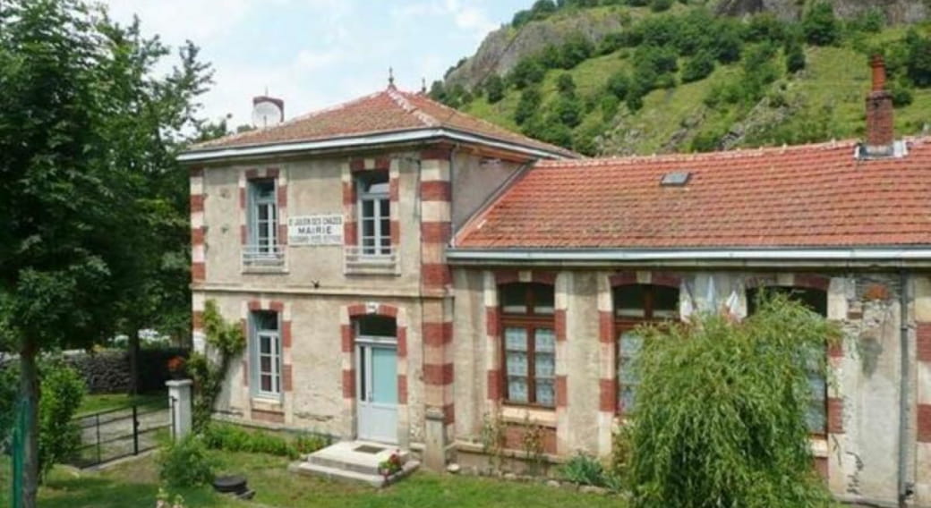 Meublé de Tourisme - Commune de St-Julien-des-Chazes - n° 2380