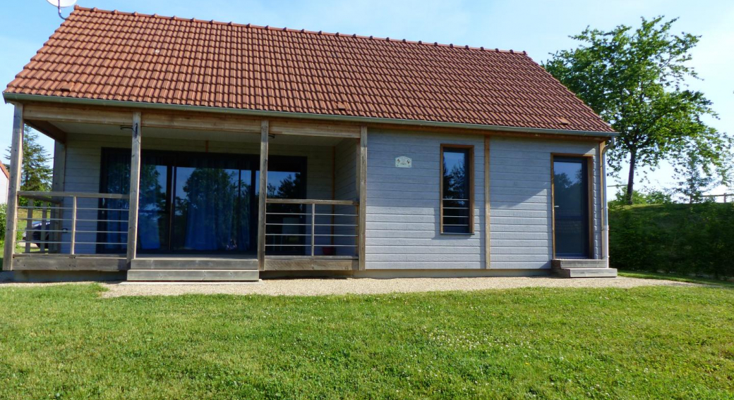 Chalet Rouge Cerise dans l'Allier en Auvergne