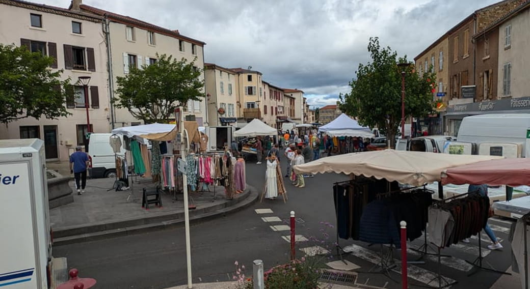 Marché local de Vic le Comte les jeudis matins