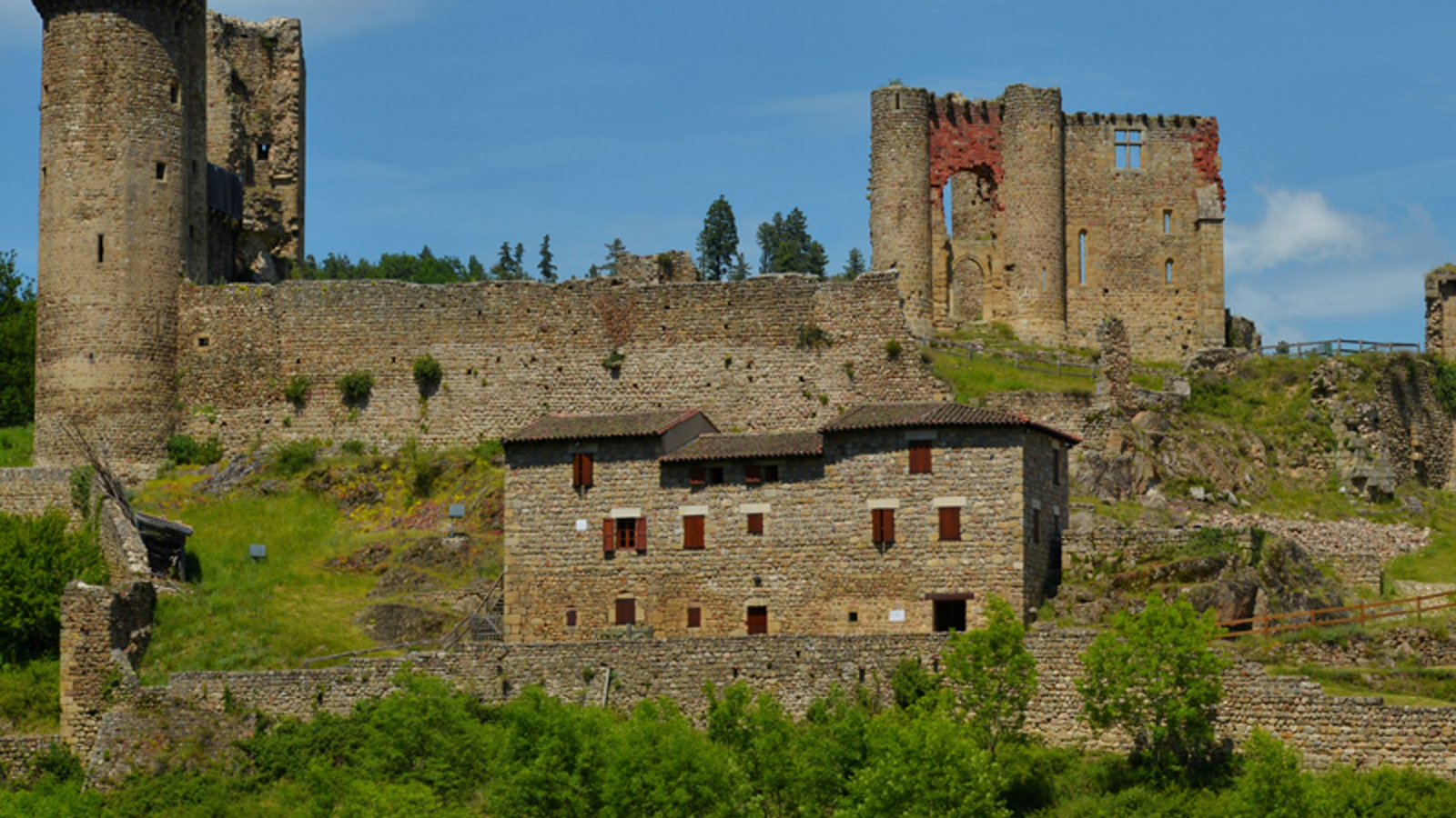 Château de Rochebaron, sur les flancs du Mont Malorum