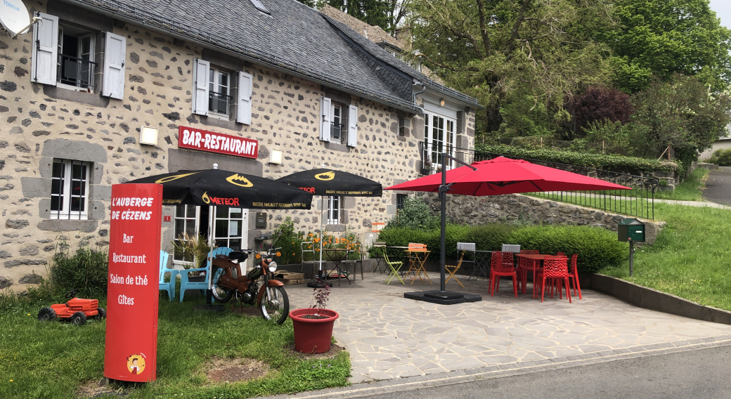 L'auberge de Cézens fête le Beaujolais nouveau