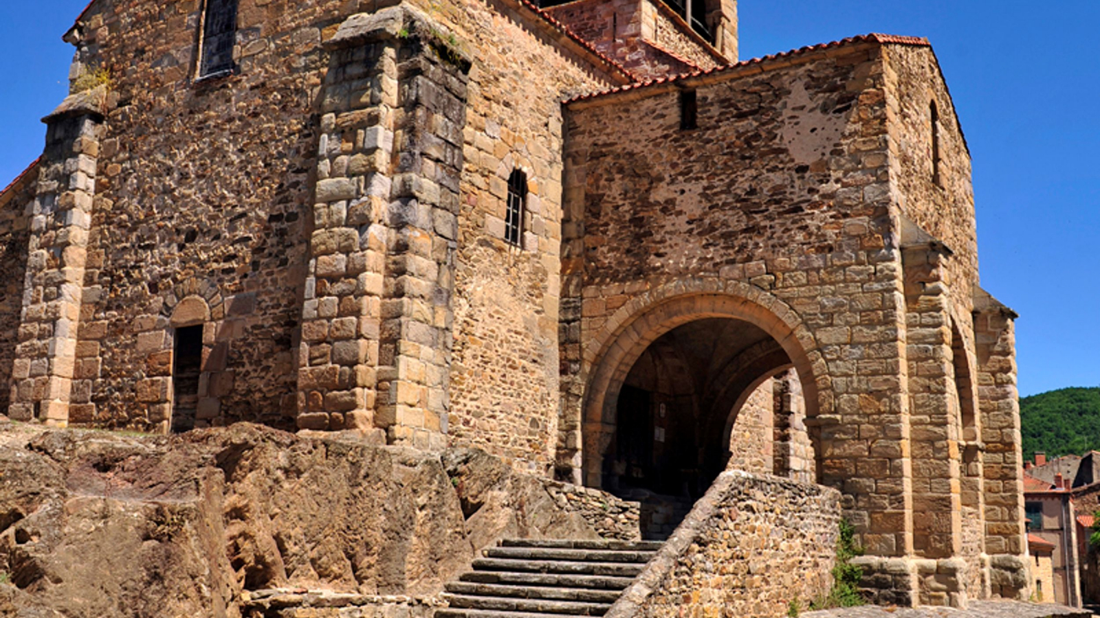 La collégiale Saint-Laurent d'Auzon