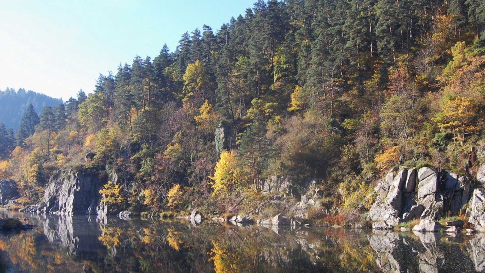 Les Gorges de la Loire en automne