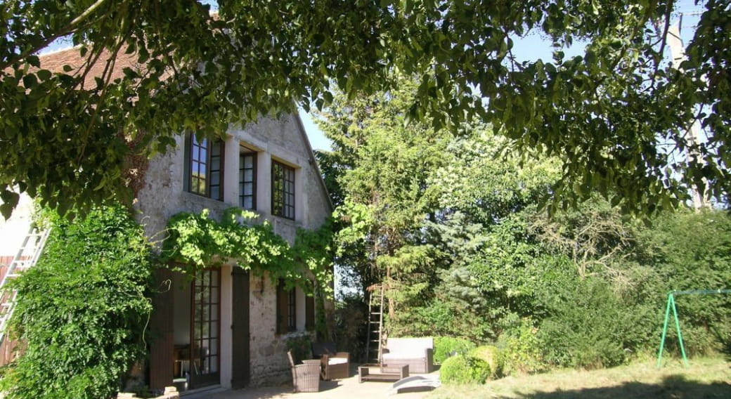 La Grange des Mounines à Bressolles dans l'Allier en Auvergne, le jardin